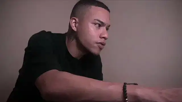 Snapshot of Osiiriis chatting on February 4, 5:10 am Osiiriis online show from February 4, 5:10 am