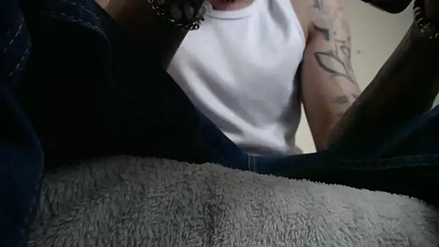 Snapshot of Osiiriis chatting on February 13, 6:20 am Osiiriis online show from February 13, 6:20 am