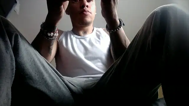 Snapshot of Osiiriis chatting on February 17, 1:47 am Osiiriis online show from February 17, 1:47 am