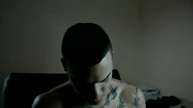 Snapshot of Osiiriis chatting on February 17, 9:30 pm Osiiriis online show from February 17, 9:30 pm