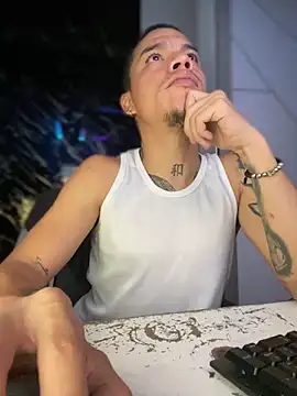 Snapshot of Osiiriis chatting on February 27, 8:50 am Osiiriis online show from February 27, 8:50 am