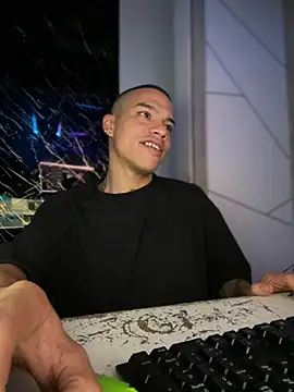 Snapshot of Osiiriis chatting on March 6, 6:52 am Osiiriis online show from March 6, 6:52 am