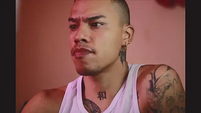 Snapshot of Osiiriis chatting on March 9, 12:42 pm Osiiriis online show from March 9, 12:42 pm