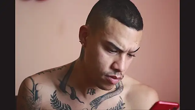 Snapshot of Osiiriis chatting on March 11, 7:14 pm Osiiriis online show from March 11, 7:14 pm