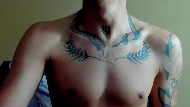 Snapshot of Osiiriis chatting on March 13, 11:38 pm Osiiriis online show from March 13, 11:38 pm