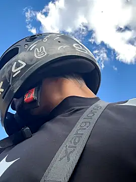 Snapshot of Osiiriis chatting on September 15, 8:42 pm Osiiriis online show from September 15, 8:42 pm