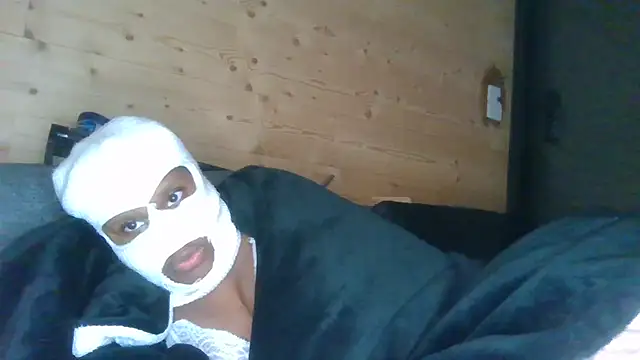 Snapshot of LabelleOnyx chatting on March 19, 8:24 pm LabelleOnyx online show from March 19, 8:24 pm