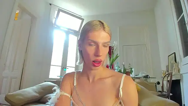 AliceSnowCatt online show from January 8, 3:03 pm