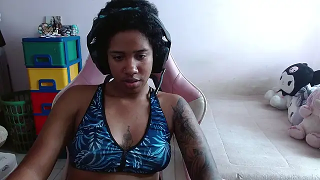 TiffanyRoouse online show from November 1, 5:48 pm