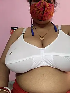 Snapshot of Kayra_34 chatting on February 9, 9:24 am Kayra 34 online show from February 9, 9:24 am