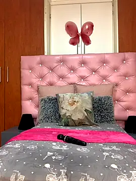 Snapshot of VeryGoodBadGirl1 chatting on November 30, 8:51 am VeryGoodBadGirl1 online show from November 30, 8:51 am