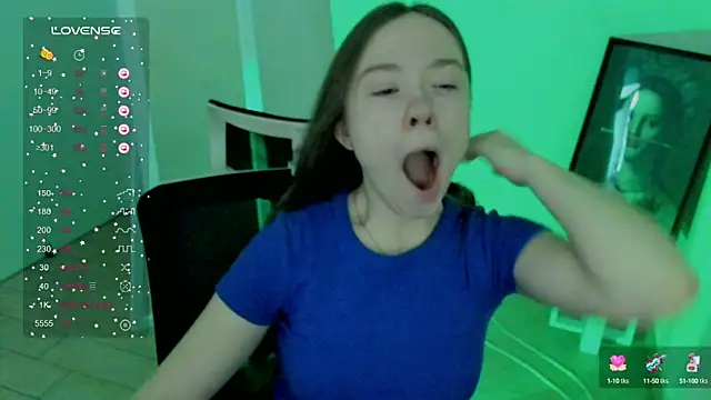 Snapshot of Florence_meow chatting on December 6, 7:32 am Florence meow online show from December 6, 7:32 am