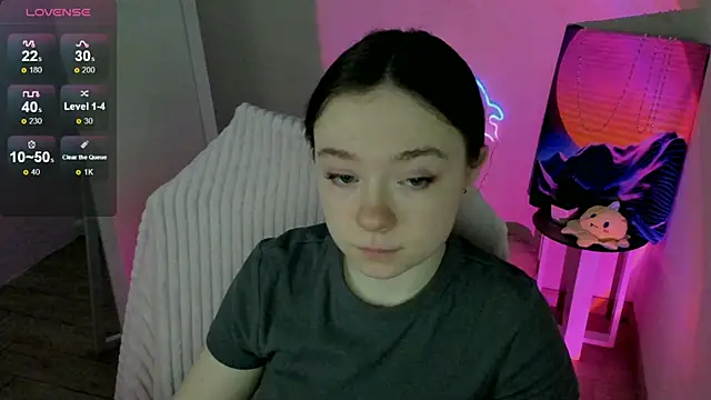 Snapshot of Florence_meow chatting on February 19, 10:56 am Florence meow online show from February 19, 10:56 am