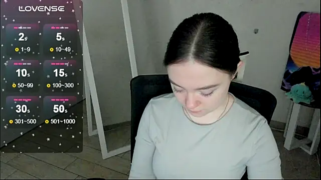 Snapshot of Florence_meow chatting on December 4, 7:39 am Florence meow online show from December 4, 7:39 am