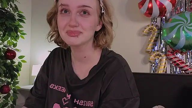 ELLIEJAY online show from December 17, 5:24 am