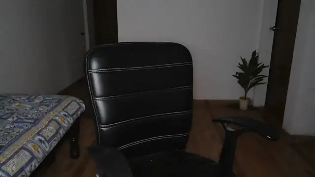 Suzie darling online show from December 3, 2:08 am