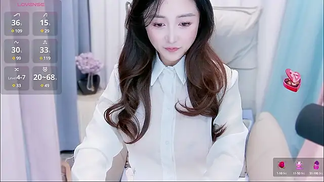 Snapshot of Liiniie-Lovers chatting on January 4, 11:48 pm Liiniie-Lovers online show from January 4, 11:48 pm