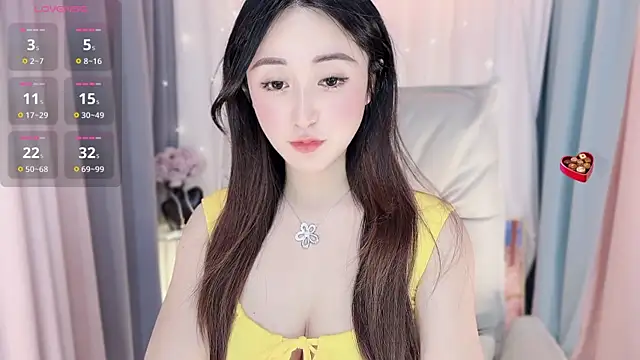 Snapshot of Liiniie-Lovers chatting on February 15, 12:43 pm Liiniie-Lovers online show from February 15, 12:43 pm