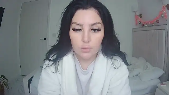 magical mia online show from December 4, 10:46 am