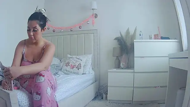 magical mia online show from December 22, 10:23 am