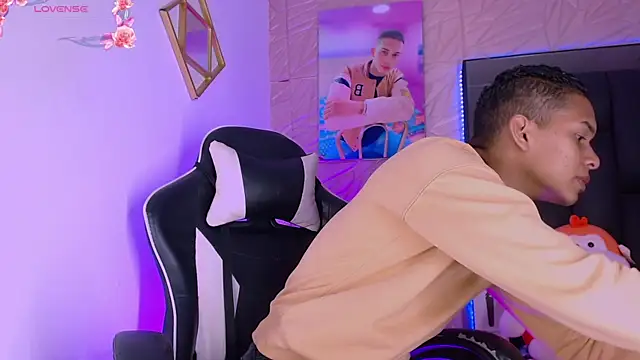 dilan alfonzo online show from April 17, 4:04 am