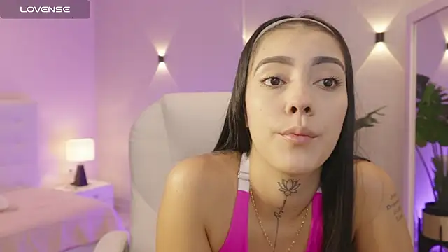 miagomezweb1 online show from October 15, 1:33 pm