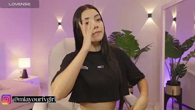 miagomezweb1 online show from October 17, 1:03 pm