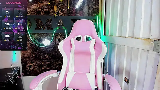 blonde girl01 online show from January 7, 3:44 pm