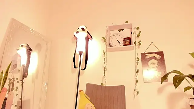 Snapshot of GenesisWhite chatting on January 26, 9:29 am GenesisWhite online show from January 26, 9:29 am