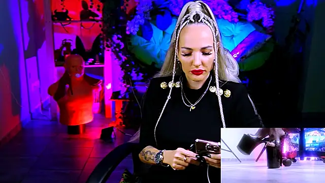 MonicaMaxwel online show from November 3, 11:11 am