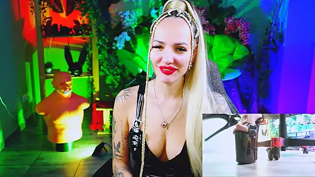 Snapshot of MonicaMaxwel chatting on February 13, 10:55 am MonicaMaxwel online show from February 13, 10:55 am