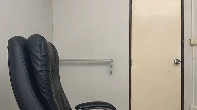 SassyJessi online show from December 1, 4:06 am