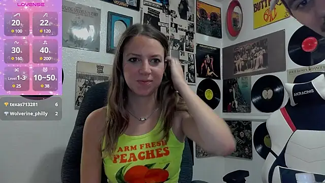 Snapshot of molly_witha_chance chatting on January 9, 8:03 am molly witha chance online show from January 9, 8:03 am