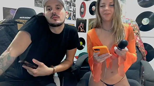 Snapshot of molly_witha_chance chatting on January 18, 5:31 am molly witha chance online show from January 18, 5:31 am