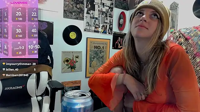 Snapshot of molly_witha_chance chatting on January 18, 11:54 am molly witha chance online show from January 18, 11:54 am