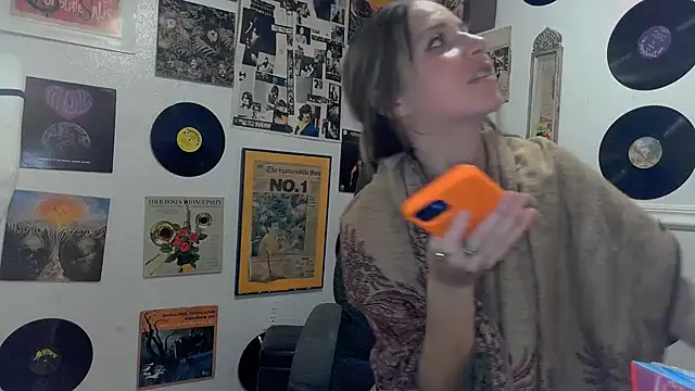 Snapshot of molly_witha_chance chatting on January 23, 8:04 am molly witha chance online show from January 23, 8:04 am