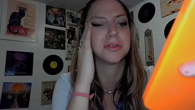 Snapshot of molly_witha_chance chatting on January 24, 5:53 am molly witha chance online show from January 24, 5:53 am