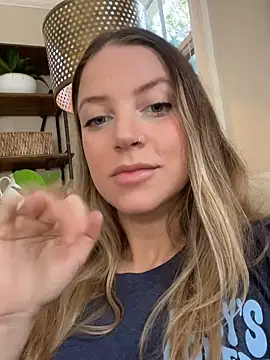 Snapshot of molly_witha_chance chatting on January 30, 7:48 pm molly witha chance online show from January 30, 7:48 pm