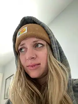 Snapshot of molly_witha_chance chatting on February 3, 2:45 pm molly witha chance online show from February 3, 2:45 pm