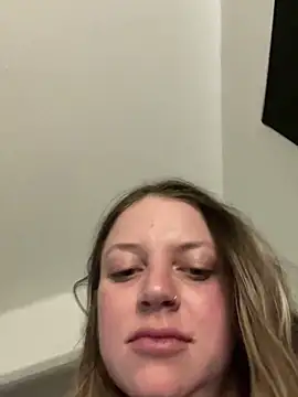 Snapshot of molly_witha_chance chatting on February 6, 10:21 pm molly witha chance online show from February 6, 10:21 pm