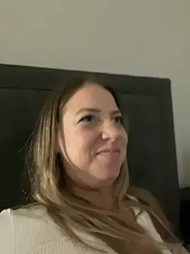 Snapshot of molly_witha_chance chatting on February 16, 3:37 am molly witha chance online show from February 16, 3:37 am