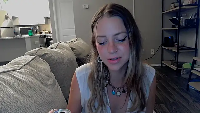 Snapshot of molly_witha_chance chatting on March 7, 12:26 am molly witha chance online show from March 7, 12:26 am