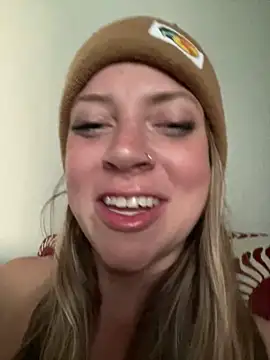 Snapshot of molly_witha_chance chatting on March 15, 11:51 am molly witha chance online show from March 15, 11:51 am