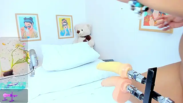 Snapshot of jasminnee_ chatting on February 3, 1:27 pm jasminnee online show from February 3, 1:27 pm