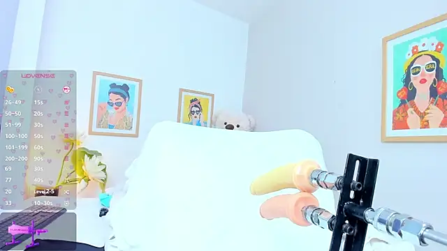 jasminnee  online show from April 12, 1:27 pm