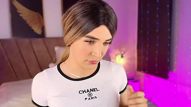 Missantonella  online show from December 12, 10:09 pm