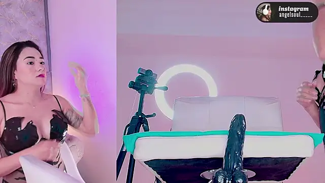 Angelst   online show from March 14, 8:20 am