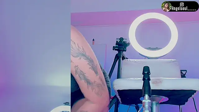 Angelst   online show from May 25, 1:33 am