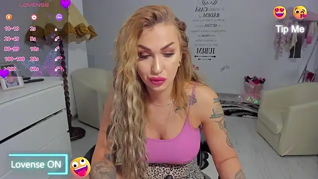 GlossyDiamondX online show from March 24, 5:12 am