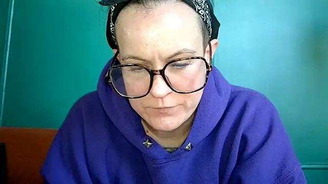 Snapshot of quinnmariexo chatting on October 21, 8:20 pm quinnmariexo online show from October 21, 8:20 pm